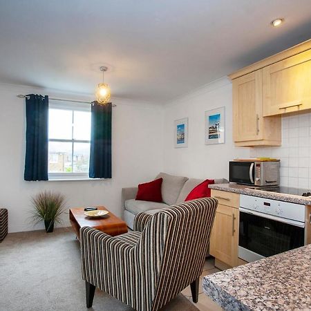 The Spires - Cosy Apartment Just Outside Of City Centre Кентърбъри Екстериор снимка