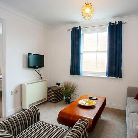 The Spires - Cosy Apartment Just Outside Of City Centre Кентърбъри Екстериор снимка