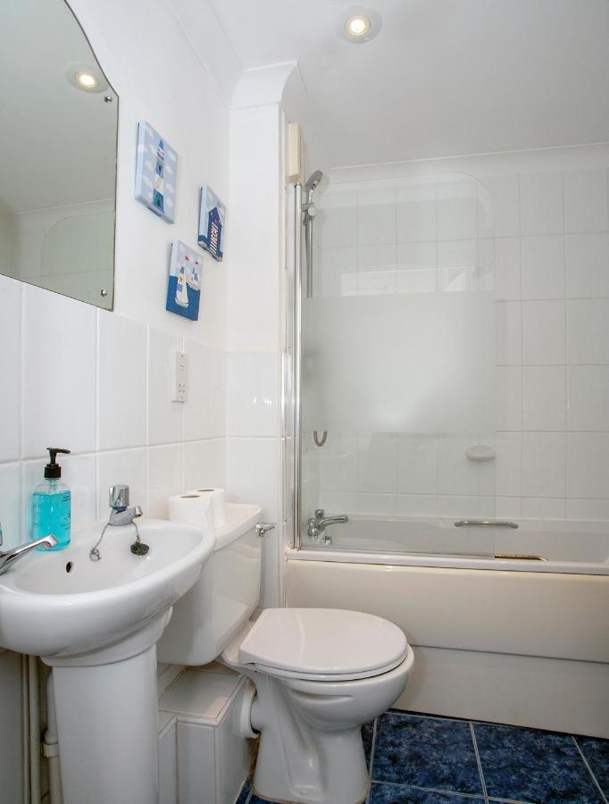 The Spires - Cosy Apartment Just Outside Of City Centre Кентърбъри Екстериор снимка