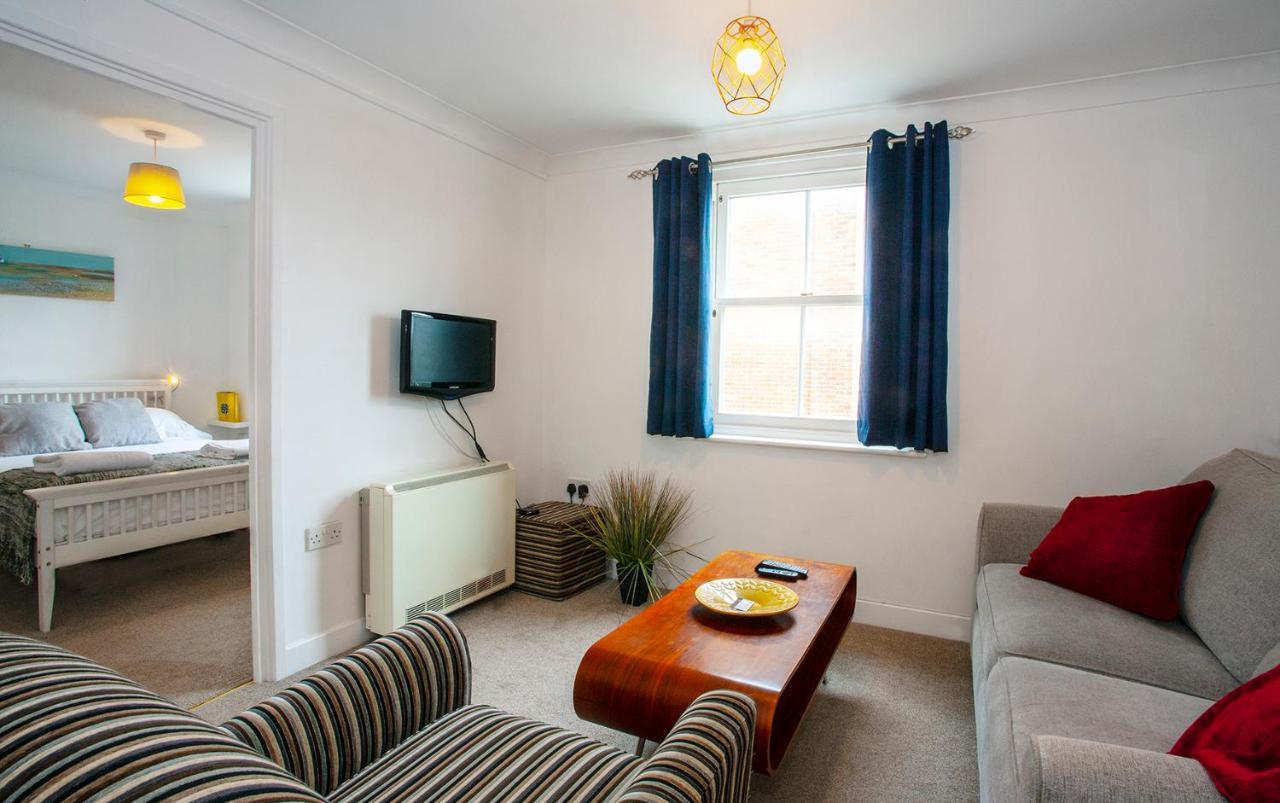 The Spires - Cosy Apartment Just Outside Of City Centre Кентърбъри Екстериор снимка