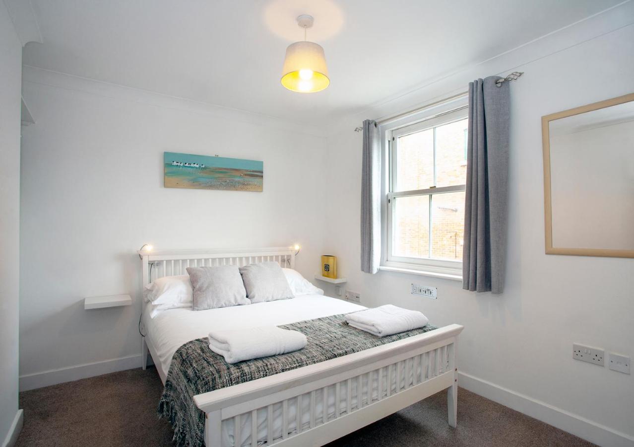 The Spires - Cosy Apartment Just Outside Of City Centre Кентърбъри Екстериор снимка
